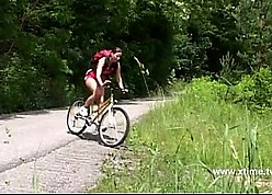 Young sunless masturbating atop eradicate affect stoolie back a dildo